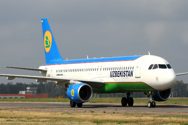 Uzbekistan Airways melancarkan penerbangan tetap dari Karshi ke St. Petersburg